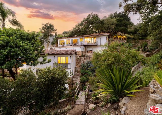 15 Loma Media Road, Santa Barbara CA: https://media.crmls.org/mediaz/43c56c57-88b1-44e5-82a7-5fe0b9ee51d4.jpg