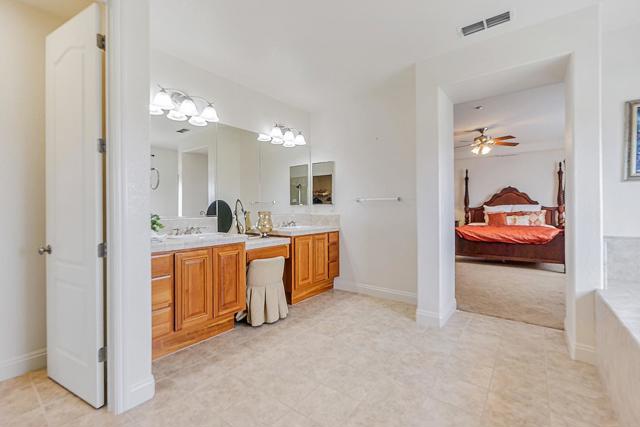 2852 Spanish Bay Drive, Brentwood CA: https://media.crmls.org/mediaz/43c5fe38-ef80-4dd5-97db-c130264e4ad9.jpg