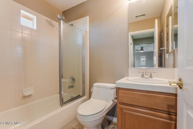3327 Shadetree Way, Camarillo CA: https://media.crmls.org/mediaz/43c64985-0a31-4e3d-ab04-dbf0c0bc601b.jpg