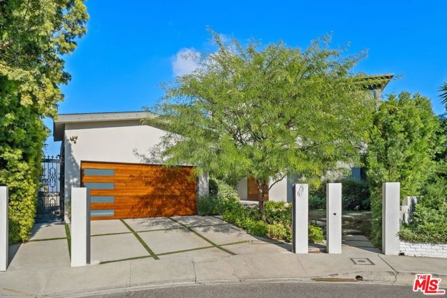 8545 Charl Lane, Los Angeles CA: https://media.crmls.org/mediaz/43c64ada-40ac-4655-990d-7e5e1c8f53f8.jpg