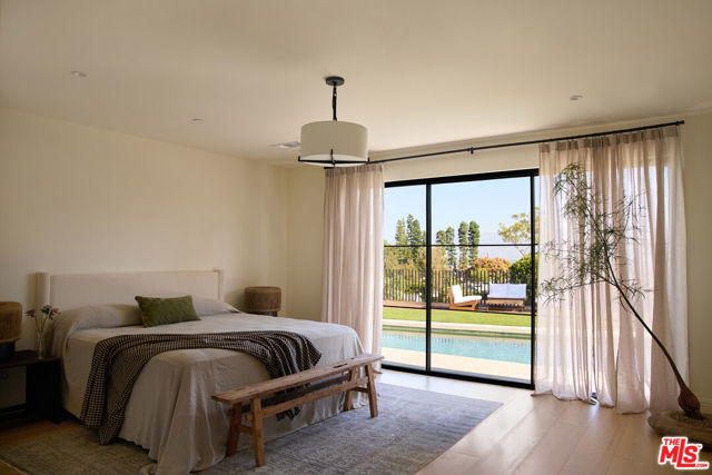 3620 Wrightwood Drive, Studio City CA: https://media.crmls.org/mediaz/43c6a694-55cc-417e-9908-f000ec01841c.jpg