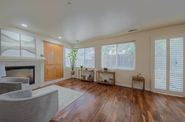 1818 Lancashire Drive, Salinas CA: https://media.crmls.org/mediaz/43c74ef1-ecdb-40b5-ad89-17667220abad.jpg