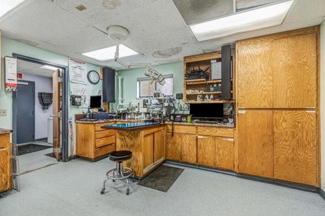 10012 N Foothill Boulevard, Cupertino CA: https://media.crmls.org/mediaz/43c82b0e-57a3-4e6f-9b95-faadfa1e1e1b.jpg