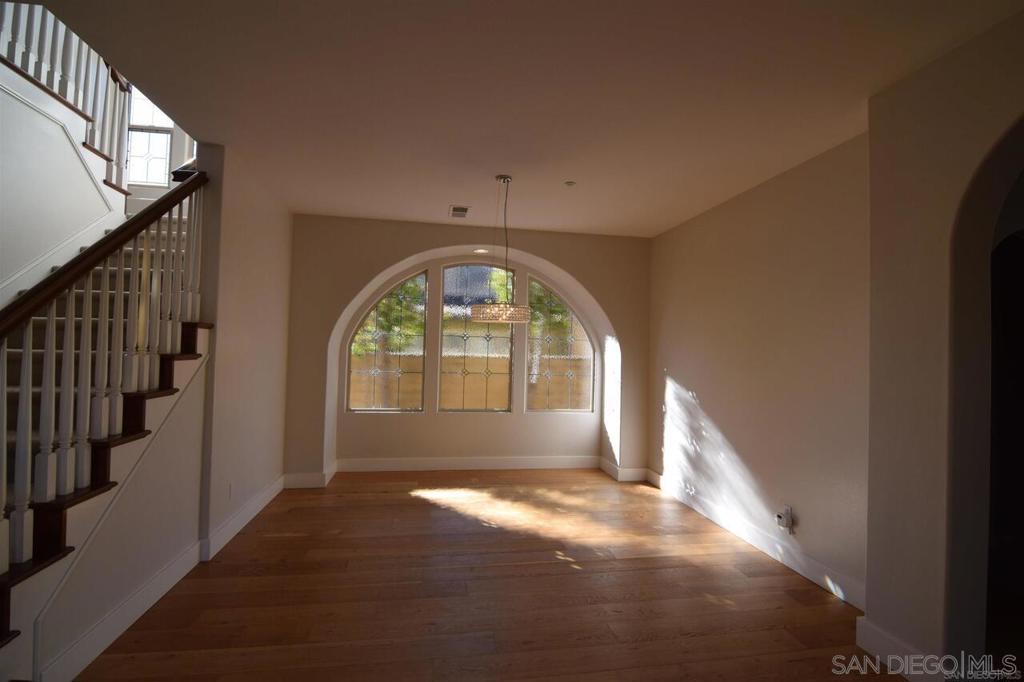 MLS #250039563SD image #12