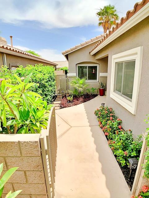 45120 Eagle Crest Court, Indio CA: https://media.crmls.org/mediaz/43c86092-7689-49d8-8fbf-708f62009044.jpg