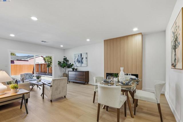 32252 Coronation dr, Union City CA: https://media.crmls.org/mediaz/43c860c5-efc8-478f-95b1-5f401c0a3fce.jpg