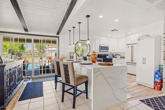 38250 Azalea Drive, Palm Desert CA: https://media.crmls.org/mediaz/43c8b1c1-91c5-49a1-93d6-c4a4d885f874.jpg