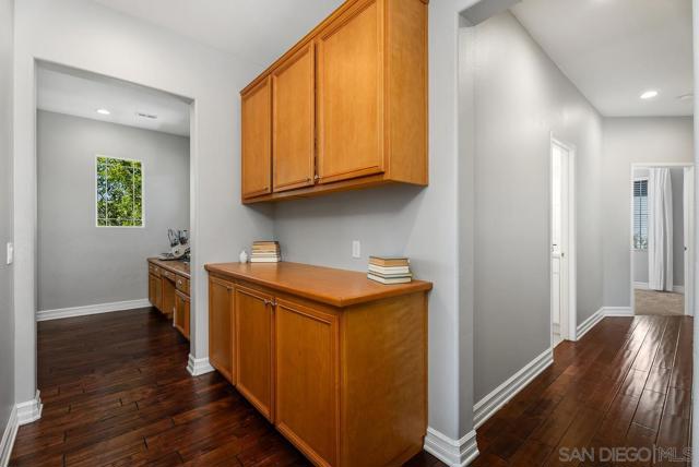 6 Reston Way, Ladera Ranch CA: https://media.crmls.org/mediaz/43c8fd28-116d-46bd-8d5f-96e20e04549a.jpg
