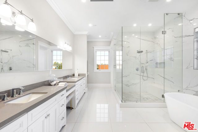 5000 Petit Avenue, Encino CA: https://media.crmls.org/mediaz/43c902cf-29bf-439d-8b57-0da328441c10.jpg