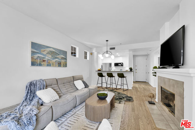 13075 Pacific, Playa Vista CA: https://media.crmls.org/mediaz/43c91340-3b41-4e77-a79d-d6ef731f7037.jpg