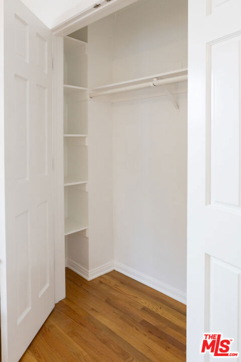 654 Broadway Street photo 21