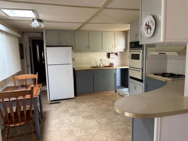 119 Camarillo Street, Palm Springs CA: https://media.crmls.org/mediaz/43ca8a81-b848-4d91-aad6-ec8ec1754ae9.jpg