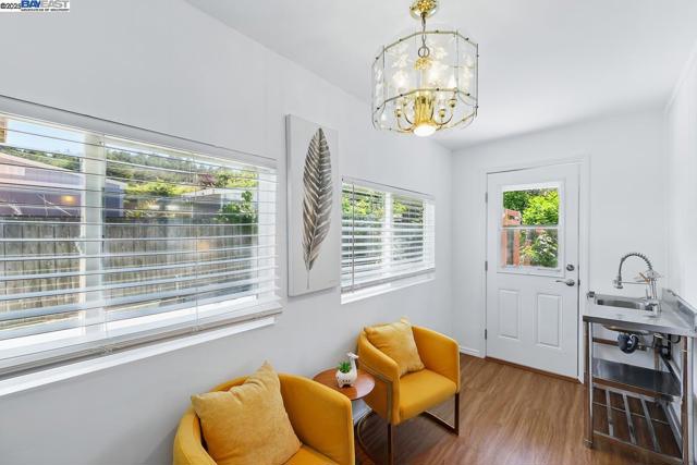 232 Longford Dr, South San Francisco CA: https://media.crmls.org/mediaz/43cb98f5-42f2-4718-9870-55c6e7cab9dc.jpg
