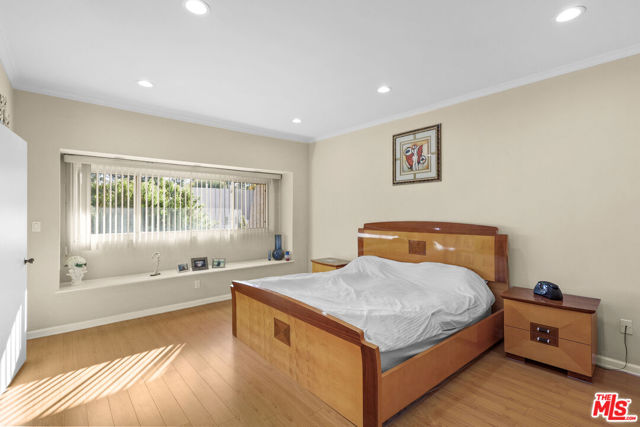 6213 Randi Avenue, Woodland Hills CA: https://media.crmls.org/mediaz/43cbfd7d-848c-4999-8c08-f8cd8cf664dc.jpg