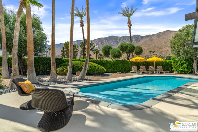 2455 S Via Lazo, Palm Springs CA: https://media.crmls.org/mediaz/43cbfda3-9d5a-4853-ba33-23ea15c2ee10.jpg
