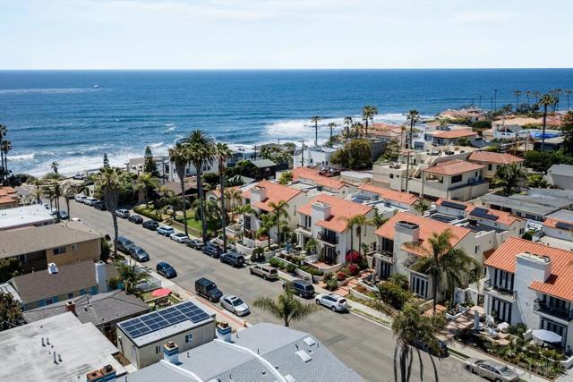 292 Bonair St, La Jolla CA: https://media.crmls.org/mediaz/43cc1412-3688-4e1f-8e75-643ebe538854.jpg