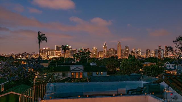 260 H Avenue, Coronado CA: https://media.crmls.org/mediaz/43cc1f3b-ced6-4197-88f4-7b2024090d7b.jpg