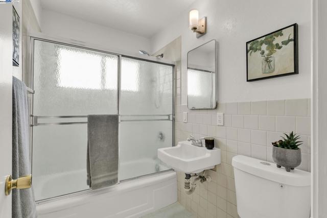 471 Rose St, Livermore CA: https://media.crmls.org/mediaz/43ccbef7-1021-4b3a-9d21-2fe9093e37a3.jpg