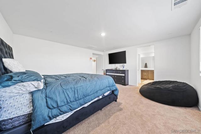 29566 Nini Ct, Winchester CA: https://media.crmls.org/mediaz/43cccce8-8d18-452c-83e3-1d59fb56ef39.jpg