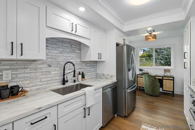 4732 Iroquois Ave, San Diego CA: https://media.crmls.org/mediaz/43cd1172-a251-435f-9313-47d8f0c6de1c.jpg