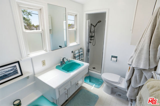 1816 Rosita Drive, Glendale CA: https://media.crmls.org/mediaz/43cd1e7a-1eeb-449d-9903-55c62e4e86ff.jpg