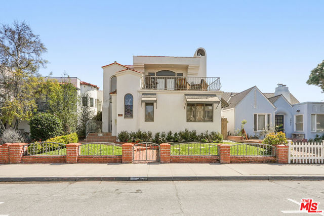2010 Monterey Boulevard, Hermosa Beach, California 90254, 4 Bedrooms Bedrooms, ,4 BathroomsBathrooms,Residential,Sold,Monterey,25521523