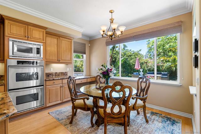 10286 Walnutdale St, San Diego CA: https://media.crmls.org/mediaz/43ce21cb-ed56-449c-b2de-ce50d6b4fd5e.jpg