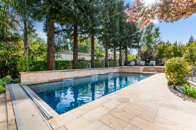 6 Zachary Court, Menlo Park CA: https://media.crmls.org/mediaz/43ce2881-98b7-4eeb-a5b5-cbc8fef84566.jpg
