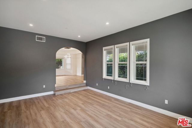 17805 Erwin Street, Encino CA: https://media.crmls.org/mediaz/43ce561b-7a09-4a60-bc5a-9c67ea2d4efd.jpg