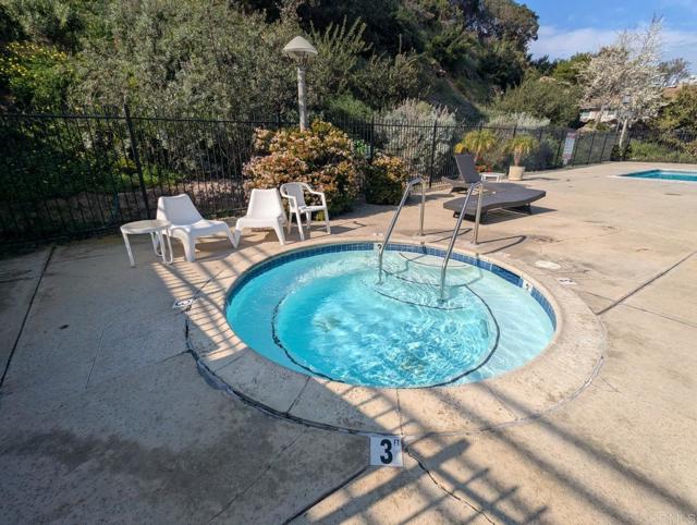 Detail Gallery Image 17 of 18 For 508 Turfwood Ln, Solana Beach,  CA 92075 - 3 Beds | 2/1 Baths