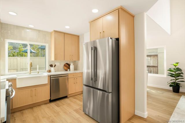 6759 Paseo Del Vista, Carlsbad CA: https://media.crmls.org/mediaz/43cff42e-b458-4fa1-b136-3463fb1192ea.jpg