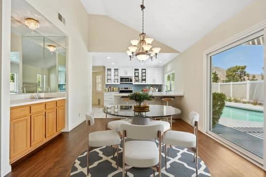 72890 Amber Street, Palm Desert CA: https://media.crmls.org/mediaz/43d08403-8179-4e24-8415-934627c9f42a.jpg
