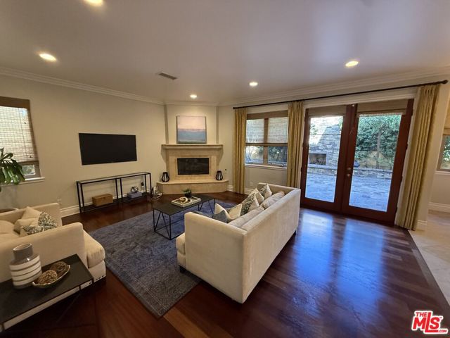 3200 Elm Avenue, Manhattan Beach, California 90266, 5 Bedrooms Bedrooms, ,4 BathroomsBathrooms,Residential,For Sale,Elm,25584821