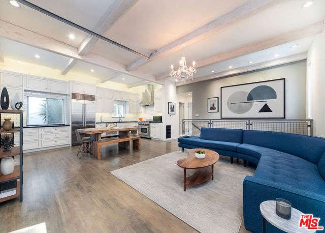 8328 Kirkwood Drive, Los Angeles CA: https://media.crmls.org/mediaz/43d0eb84-5163-4365-b9a5-b0edbb5ebdc7.jpg