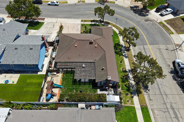 1437 Exeter Avenue, Ventura CA: https://media.crmls.org/mediaz/43d11251-3b8f-4df7-aafb-4cc870c3c345.jpg