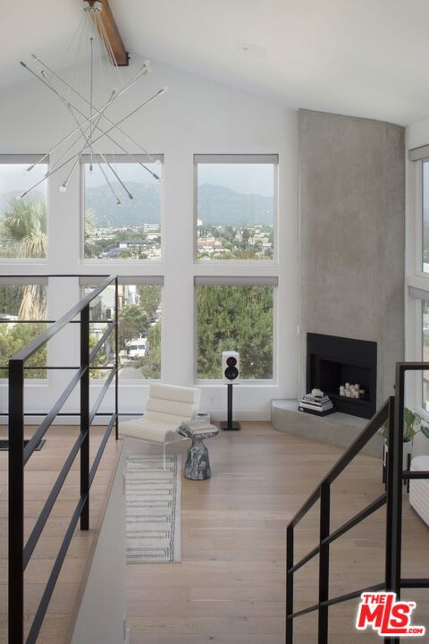 1320 Romulus Drive, Glendale CA: https://media.crmls.org/mediaz/43d13d83-9816-4b59-b624-ce5cb8c0f483.jpg