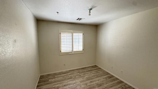 1561 Caminito Zaragosa, Chula Vista CA: https://media.crmls.org/mediaz/43d20796-47ec-411b-99fe-87414b29ab34.jpg