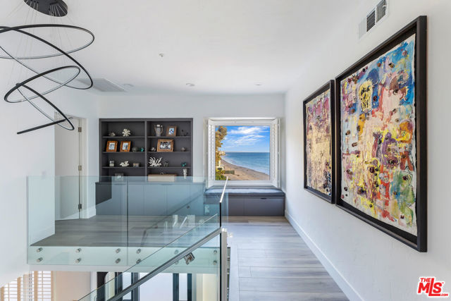 27336 Pacific Coast Highway, Malibu CA: https://media.crmls.org/mediaz/43d271d0-34d7-4370-b050-0692bf6e831f.jpg