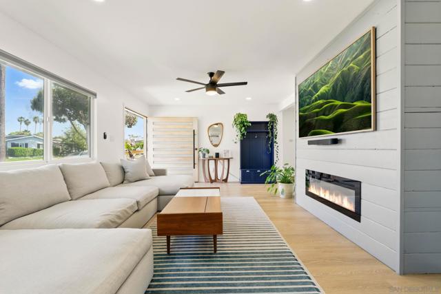 4862 Kesling Ct, San Diego CA: https://media.crmls.org/mediaz/43d285ca-ade1-4766-b4f8-cf7e221f1ae6.jpg