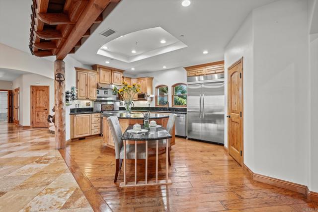 15636 Sage Hill Drive, Ramona CA: https://media.crmls.org/mediaz/43d3127f-a6e0-4dba-8e30-6a05a67431bf.jpg