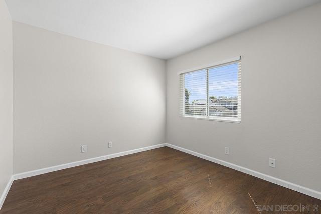 4041 Tynebourne Cir, San Diego CA: https://media.crmls.org/mediaz/43d347d7-22fb-47c3-ab1d-9101fe65d236.jpg