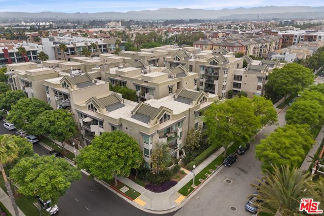 13044 Pacific, Playa Vista CA: https://media.crmls.org/mediaz/43d42653-6c13-4cb0-9937-6e1614937a4b.jpg