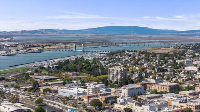 316 Napa Street, Vallejo CA: https://media.crmls.org/mediaz/43d46c89-4a30-472c-a52f-824f17faaf4a.jpg