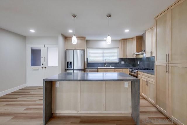 16731 Callado Ct, San Diego CA: https://media.crmls.org/mediaz/43d4bb64-dd13-4fff-ad91-2db88b569654.jpg