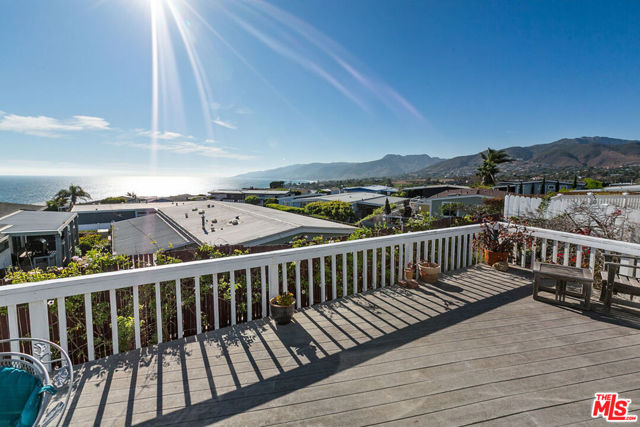 29500 Heathercliff, Malibu CA: https://media.crmls.org/mediaz/43d4eef6-23f9-4bd3-8dcb-f44d26277b0d.jpg