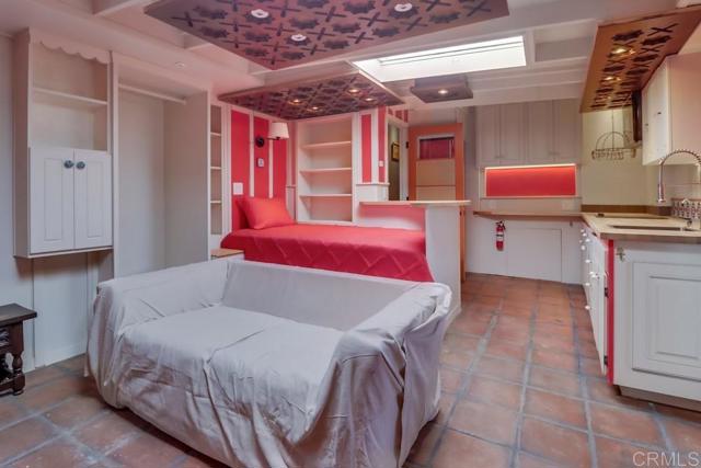 Detail Gallery Image 29 of 73 For 3014 Xenophon St, Point Loma,  CA 92106 - 5 Beds | 3 Baths