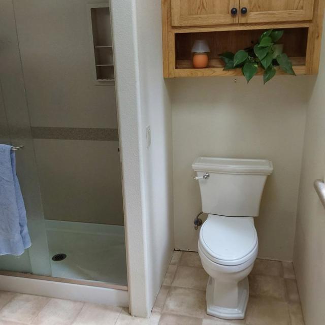 5051 Arctic Lane, Somerset CA: https://media.crmls.org/mediaz/43d5dc3d-7ad8-4260-81ee-2d4f9dc7614f.jpg