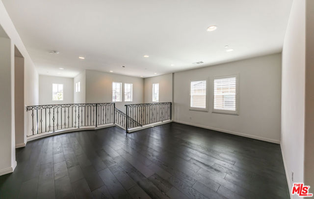 22379 Driftwood Court, Santa Clarita CA: https://media.crmls.org/mediaz/43d61578-b81a-4c6b-b1ad-25e5e54c8c70.jpg