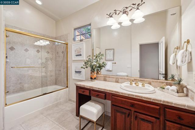 3711 Northgate Woods Court, Walnut Creek CA: https://media.crmls.org/mediaz/43d651b0-3c06-4fdf-8fff-fdbdde94d076.jpg