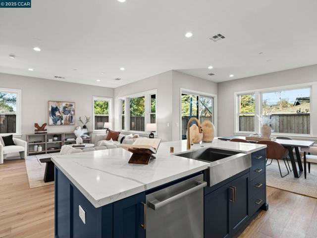 245 Haleena Place, Walnut Creek CA: https://media.crmls.org/mediaz/43d72135-f2a1-4ac2-b5d2-7216c779d74a.jpg